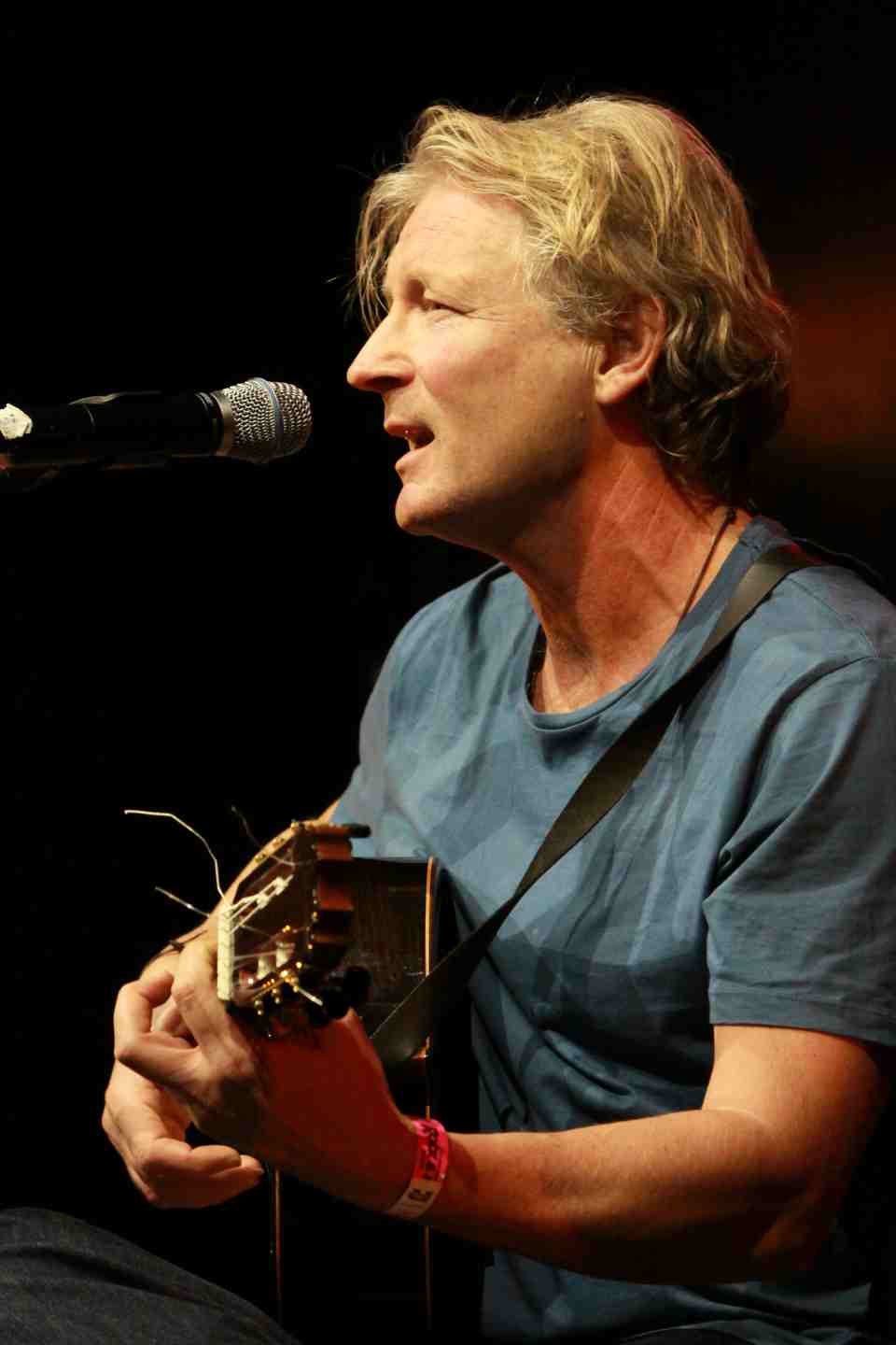 Thilo Martinho – „Eine Singer-Songwriter Reise zwischen Bossa-Nova, Latin und World Music“